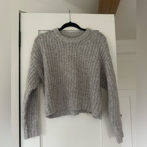 American Eagle Outfitters Light Gray Cropped Crew Neck Sweater - Size Small